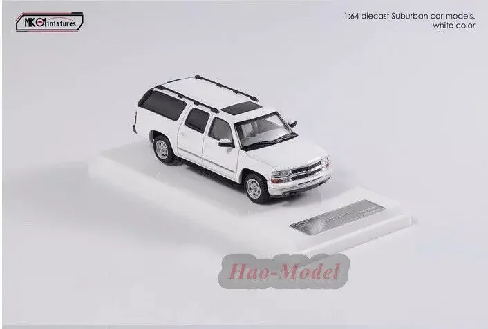 MK 1/64 For Chevrolet Suburban 2003 Car Model Alloy Diecast Simulation Toys Boys Birthday Gifts Hobby Display Ornaments White