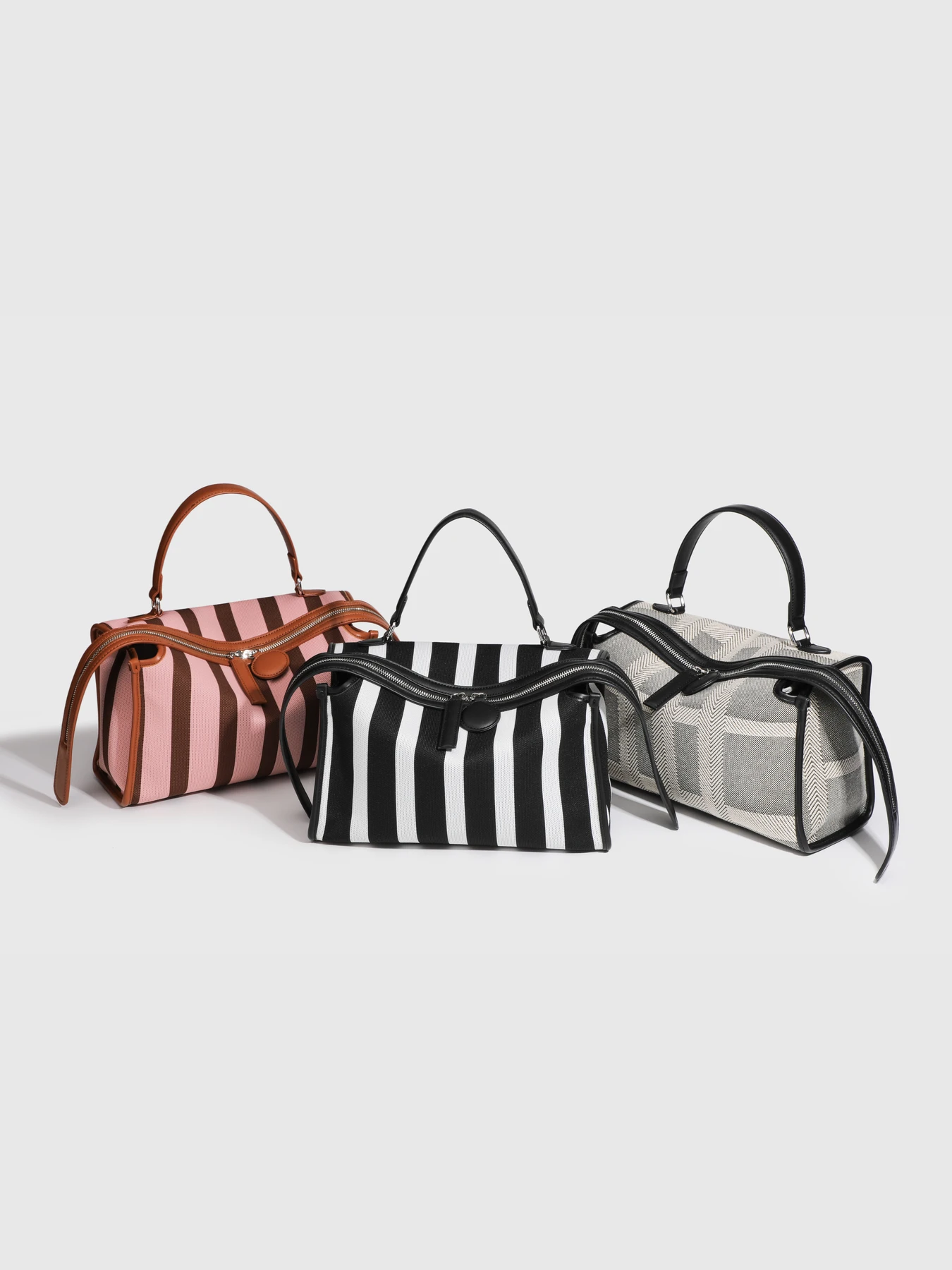 حقيبة ظهر للطلاب مخططة متعددة الاستخدامات من أكاديمية، حقيبة وسادة عصرية ذات سعة كبيرة