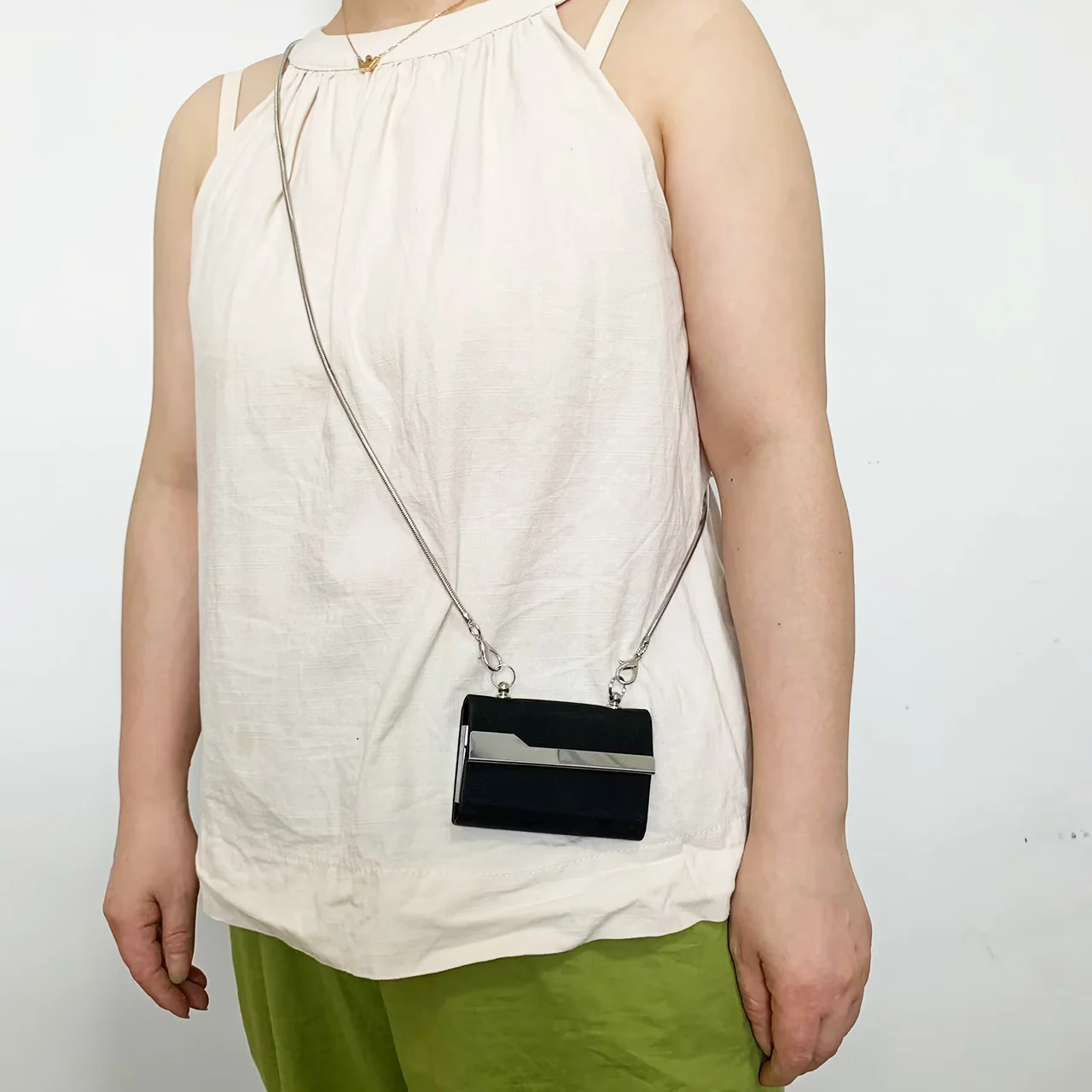Mini Crossbody Metal Silver Edge Card Bag for Women Fashion Metal Chain Small Square Bag Designer Shoulder Bag Accessories