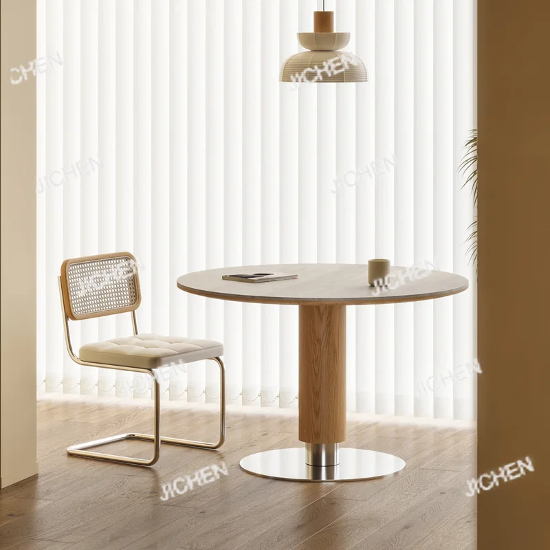 

Простой бревенчатый травертин, каменная плита, небольшой круглый стол, обеденный стол, домашняя маленькая квартира, круглый