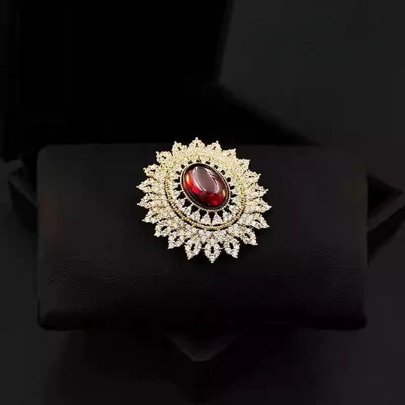 Luxury Elegant Oval Decorative Brooch for Women Stylish Versatile All Match Suit Blazer Coat Dress Fashion Accessories Gifts 558