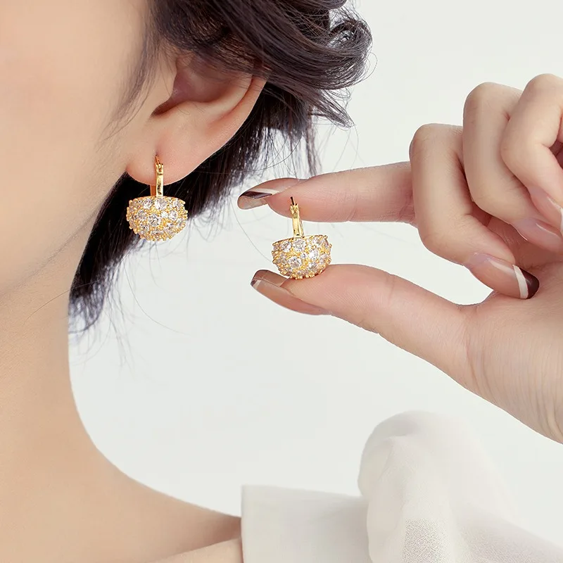 

Портативные серьги-кольца с бриллиантами и цирконами, легкая роскошь, элитные серьги с изысканным французским дизайном