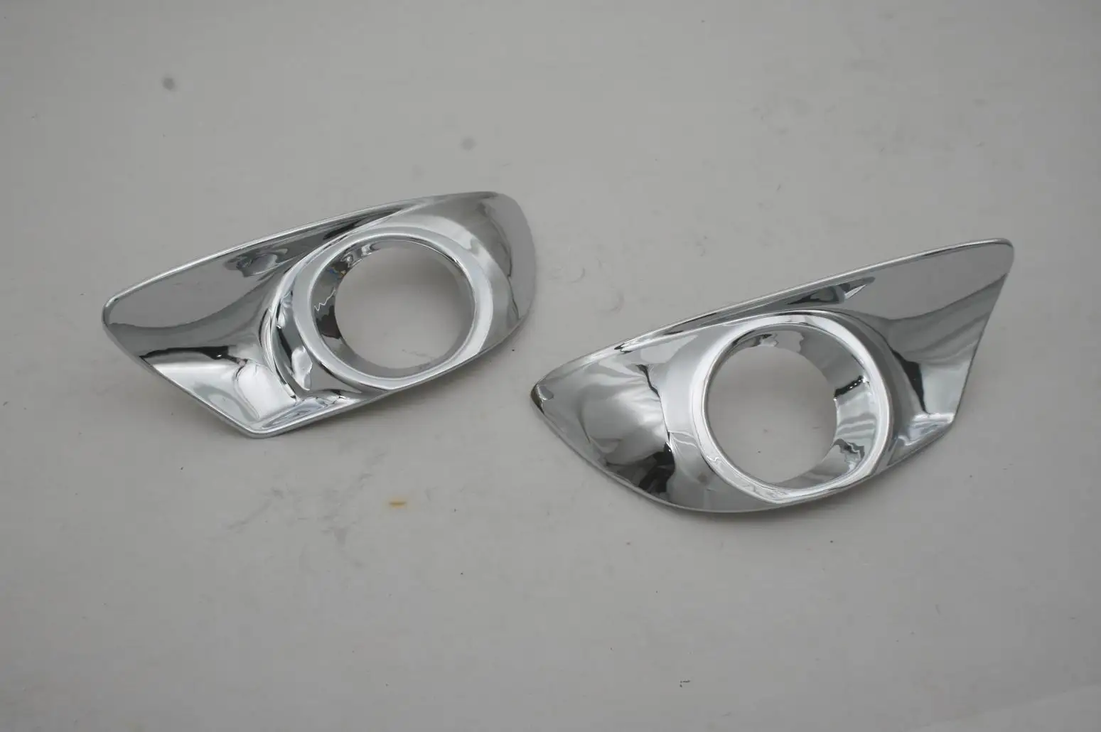 

Chrome Front Fog Light Cover for Toyota Verso MPV Best Value Car Parts