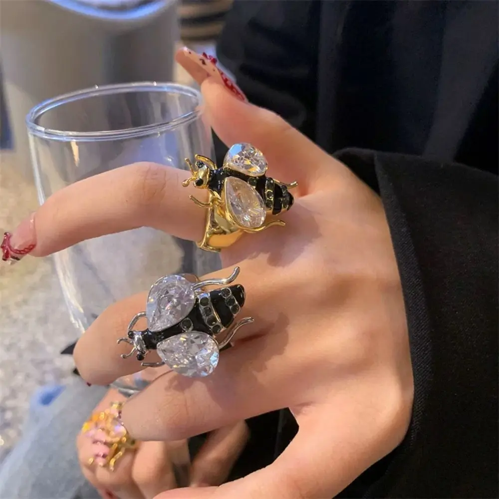 فاسق خمر النحل الدائري المينا تصميم Y2K نمط حجر الراين النحل الدائري لطيف تصميم اليدوية الملونة النحل الدائري أسلوب فاسق