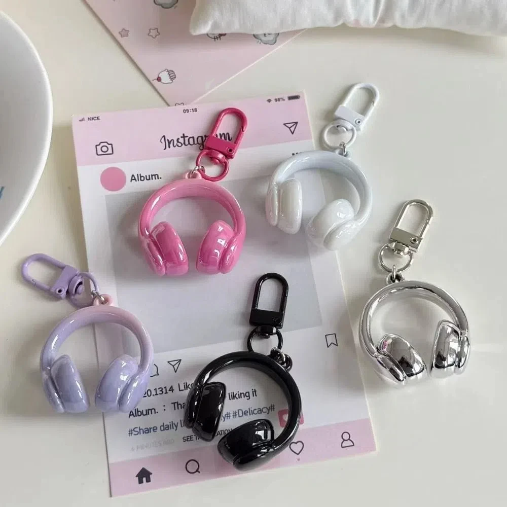 

5Pcs Lovely Acrylic Headset Shape Keychain Colorful Bag Hanging Earphone Shape Pendant Ornaments Funny Car Key Ring Key Decor