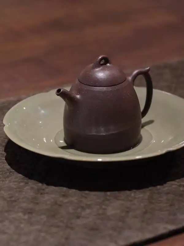 Yixing Zisha Huanglong Mountain Original Mineral Aged Purple Clay Handmade Qinquan Teapot Literary Style 115Cc