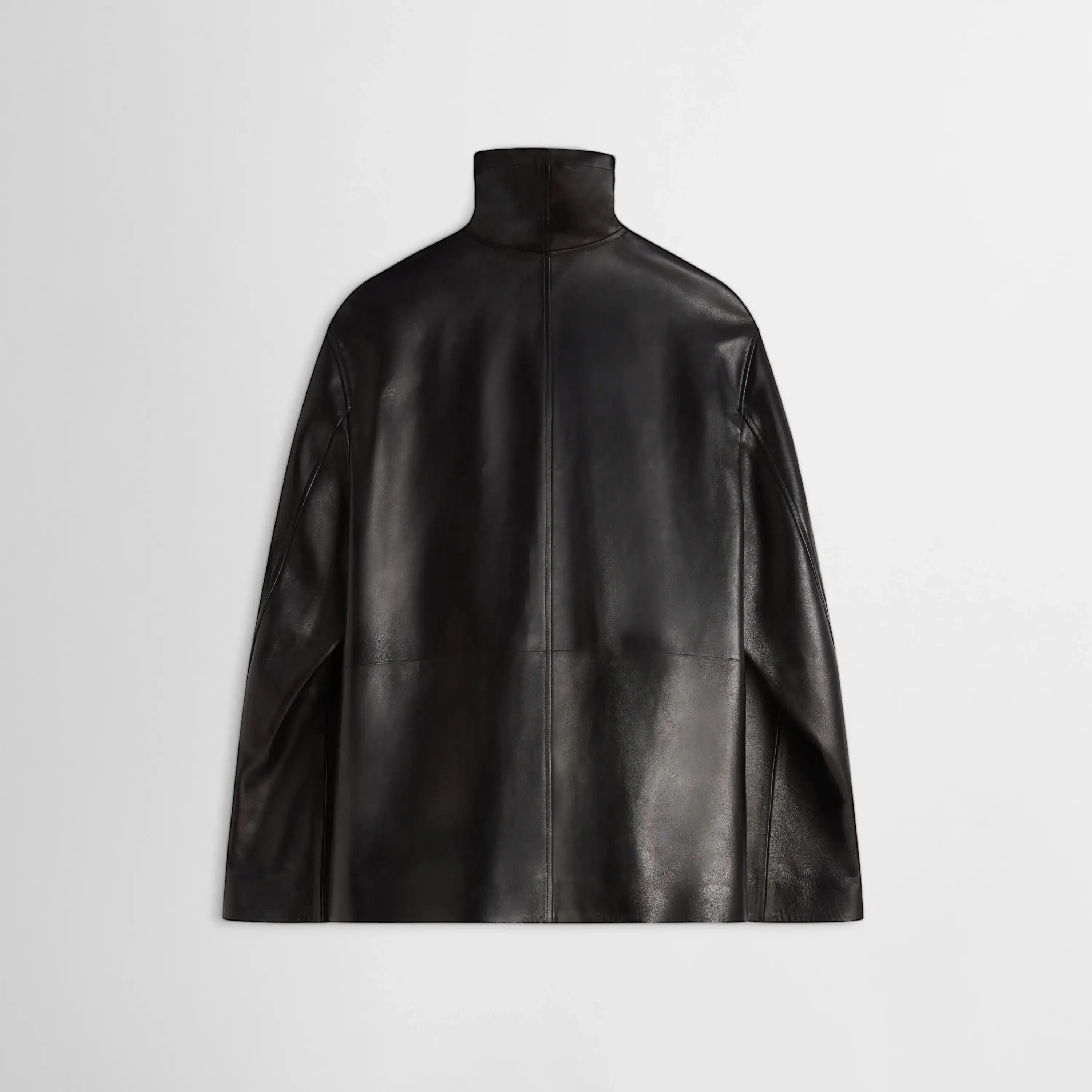 السترة النسائية الجديدة مصنوعة يدويًا من قبل مصمم كبار. سترة فيبي فيلو باللون الأسود