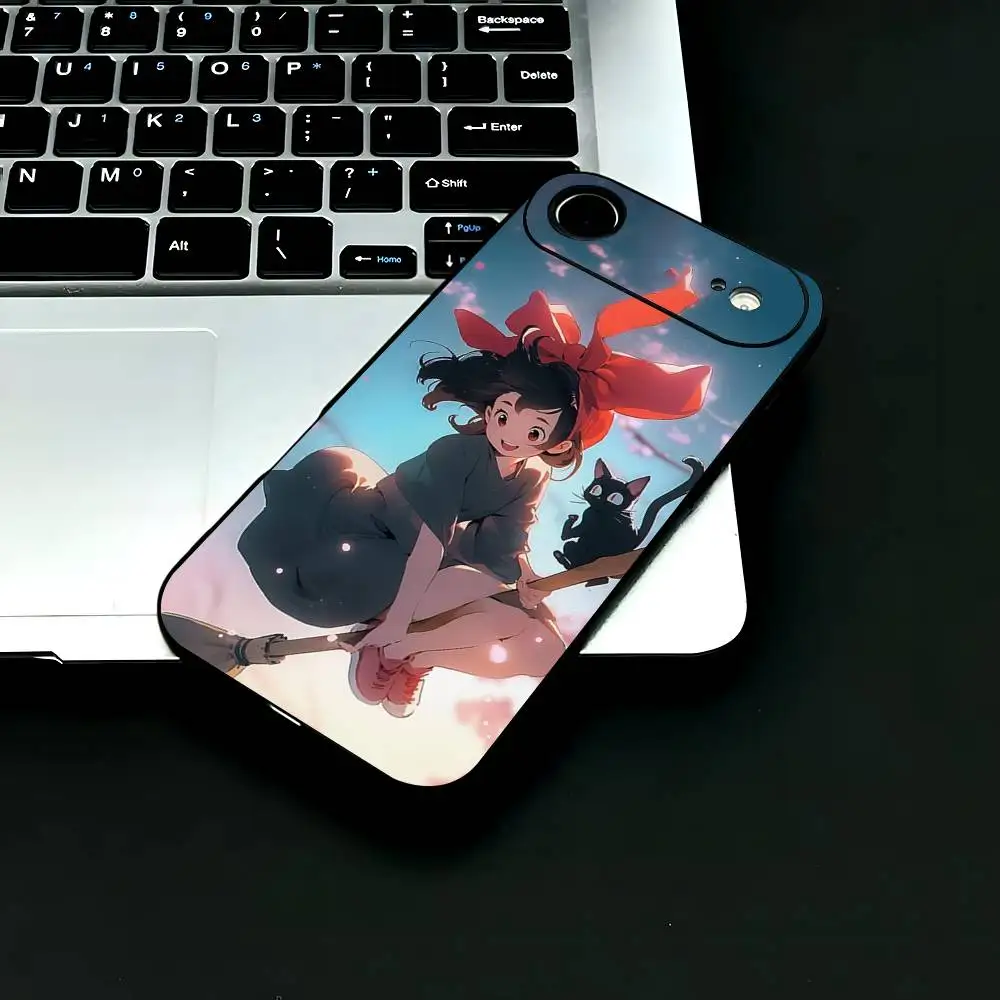 حافظة هاتف K-Kikis D-Delivery حافظة هاتف من مادة TPU باللون الأسود لهاتف iPhone 12-17. تصميم مطلي بالرش بالأشعة فوق البنفسجية، مضاد للسقوط يوميًا