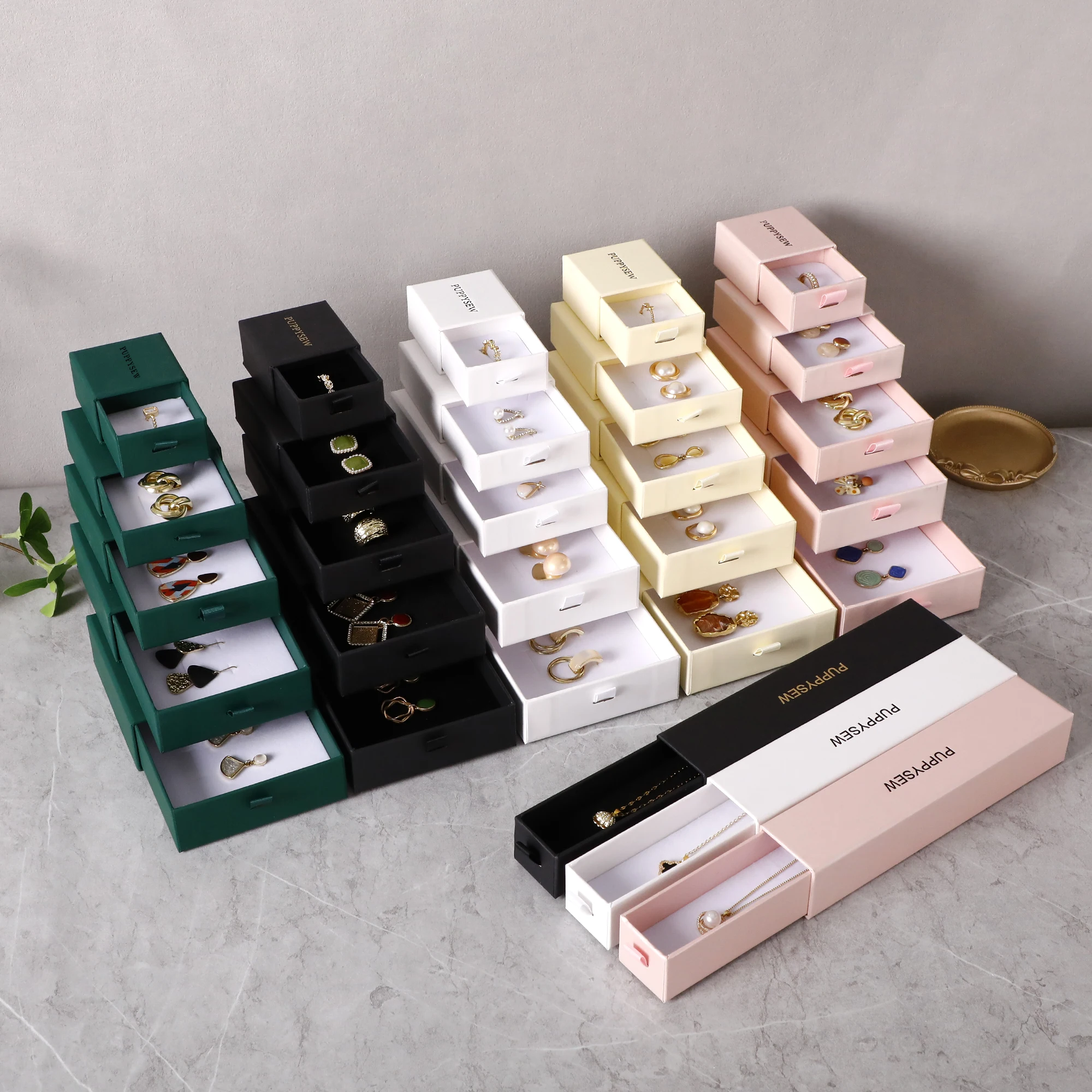 

50-500 шт., белый ящик с логотипом, бумажная картонная шкатулка для драгоценностей с пенопластовой внутренней частью ожерелья, браслета, кольца, коробка для сережек