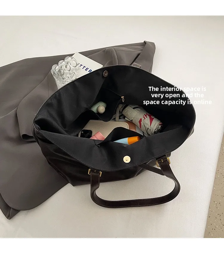 Large Vintage Women's Handbag description 31