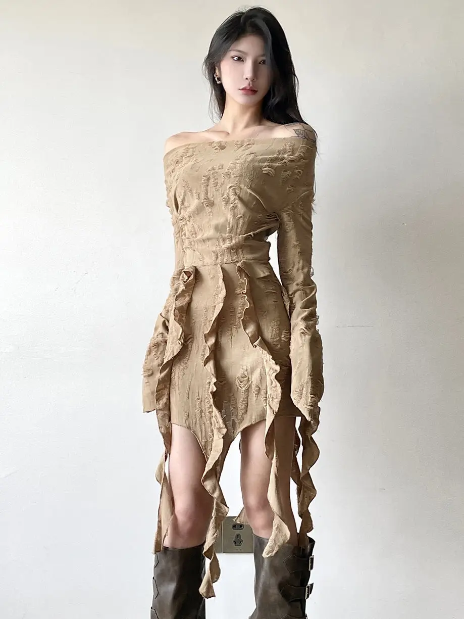 

Design Sense Wasteland Off-Shoulder Dress for Women with Waist-Cinching Irregular Ribbon Hot Girl Short Dress