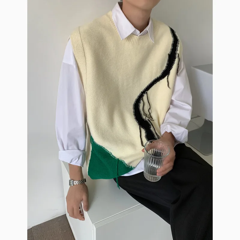 Winter Sweater Vest Men Warm Fashion Casual Beige Knitted Pullover Men Korean Loose Sleeveless Sweater For Mens Jumper Clothes