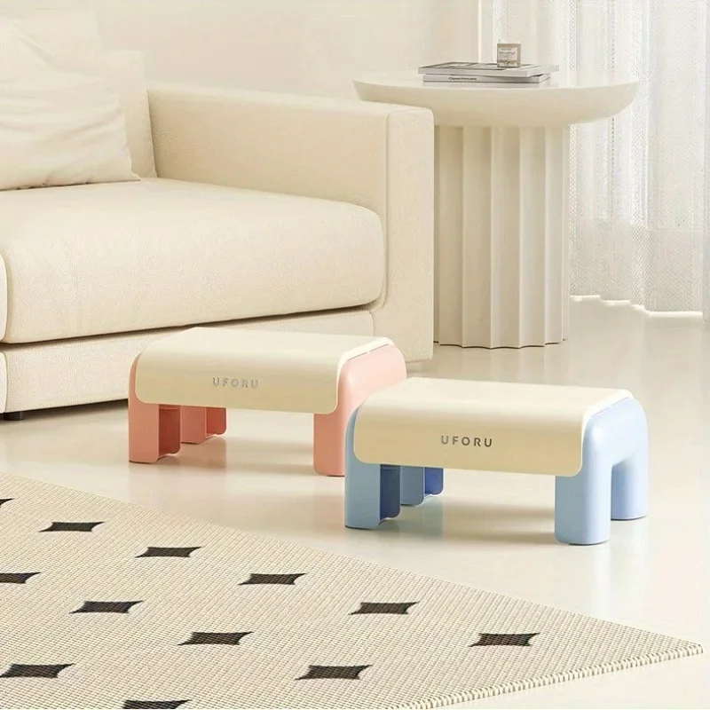 High Aesthetic Thick Plastic Low Stool Stable Non Slip Load Bearing Design Bathroom Footrest Stackable Household Shoe JJ4545