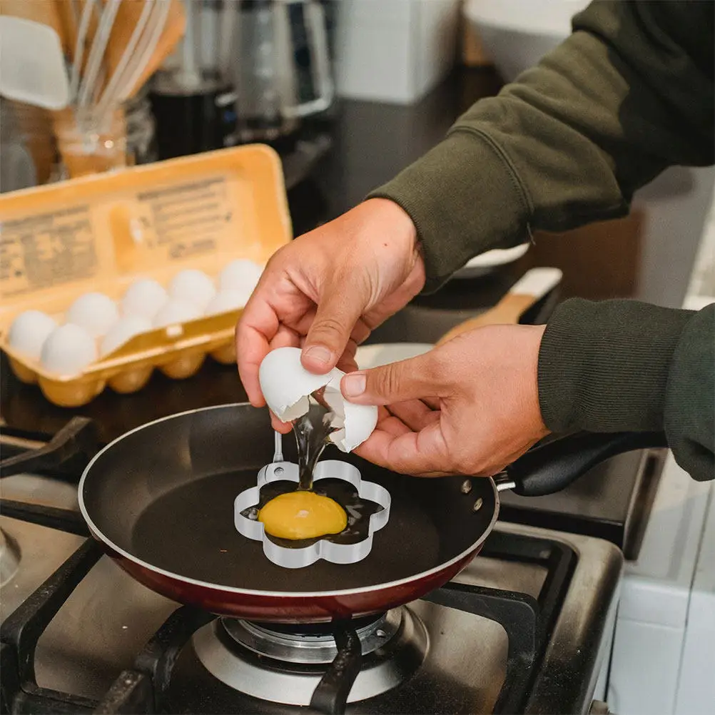 2Pcs Creative Flower Plus Circular Egg Frying Rings Stainless Steel Nonstick Egg Mold for Healthy Delicious Breakfast Omelette