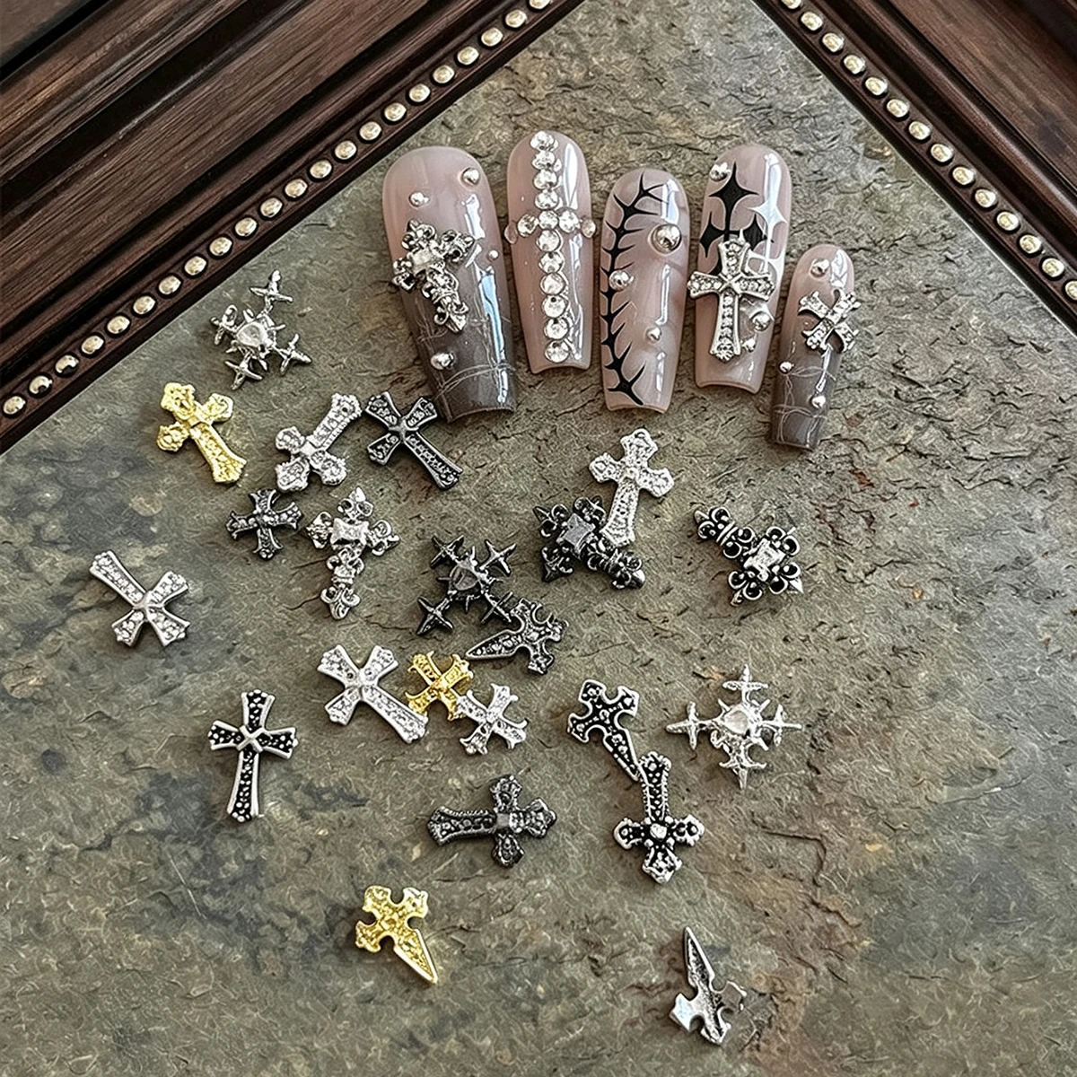 30 Pieces/Box Dark Retro Style 6-Grid Cross Nail Art Decorations, Gothic Cross Nail Decorations, Metal Mixed Decorations, 3D Multifunctional DIY Decoration Accessories, Fake Nail Art Decorations