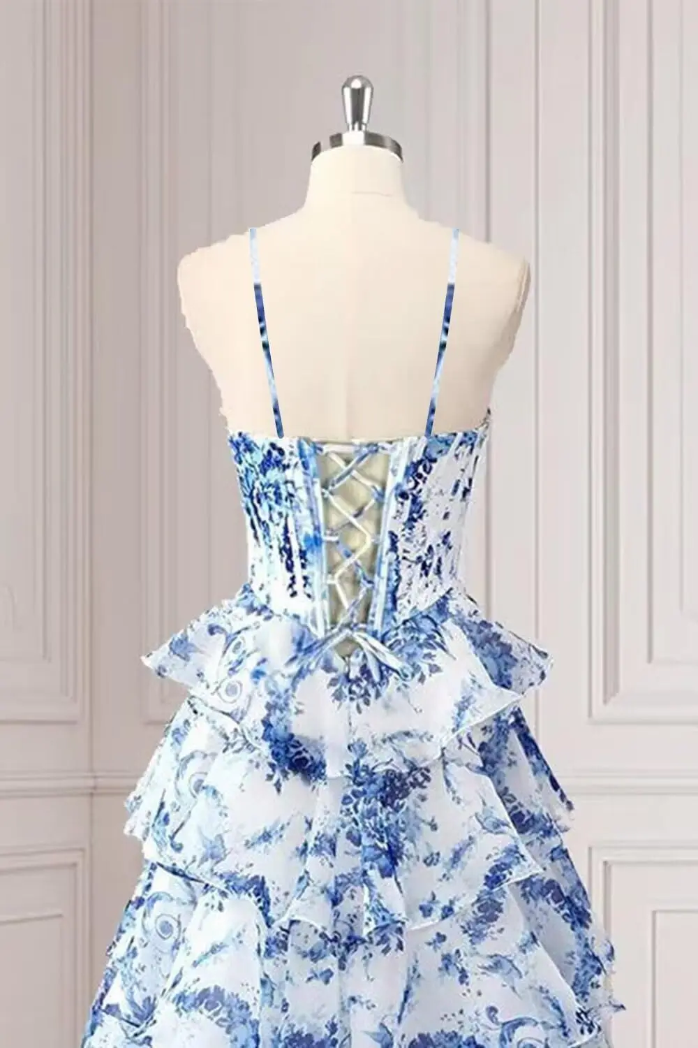 Robes de soirée courtes à bretelles Spaghetti pour adolescents, robe de soirée de Cocktail trapèze à volants à plusieurs niveaux au-dessus du genou, Mini