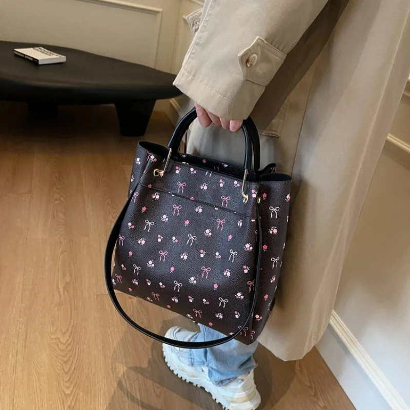 

Fashionable Women's Handbag Made Of Premium Leather Boasting Trendy Casual Paris Spacious Soft Daily Refined Look​