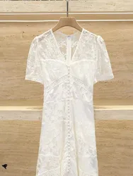 Prezzo di liquidazione signore scollo a v manica corta a vita alta abito corto in pizzo da donna con giunture vuote vestito bianco