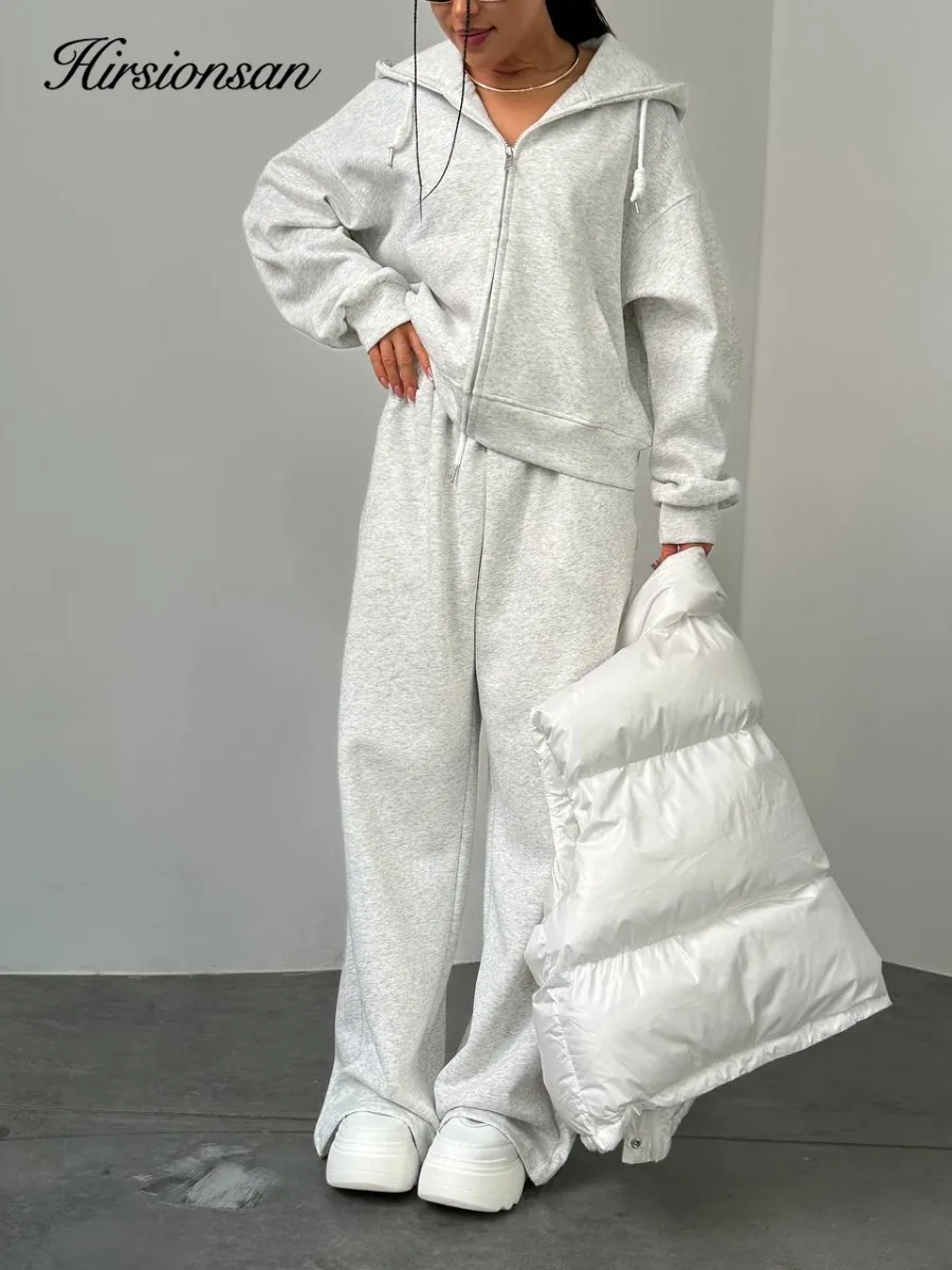 Hirsionsan 2025 نمط غير رسمي هوديي السراويل الطويلة سترة ثلاث قطع مجموعة مقنعين قلنسوة بسحاب مقترن مع سترة الخبز بلا أكمام