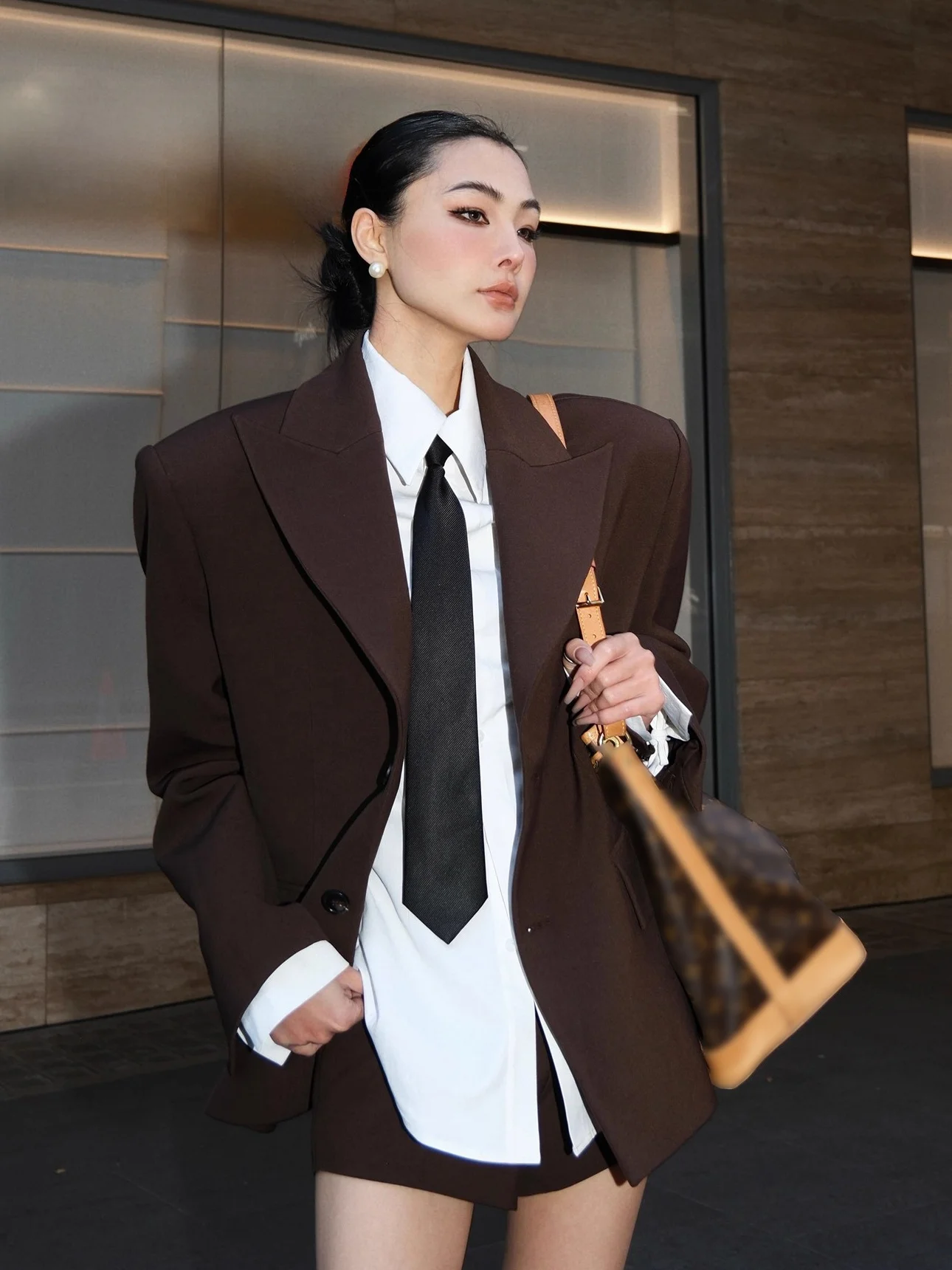 

Элегантный минималистичный женский пиджак 2026 года: новая модная модель для офиса, с длинным рукавом, во французском стиле, из полиэфирного волокна