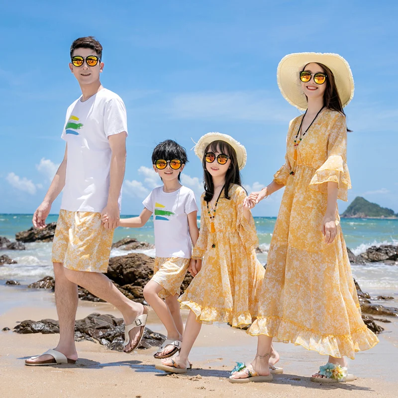 Vacation Look Family Matching Beach Clothes Mother and Daughter Resort Dress Holiday Father and Son Tops Shorts Two Piece Outfit