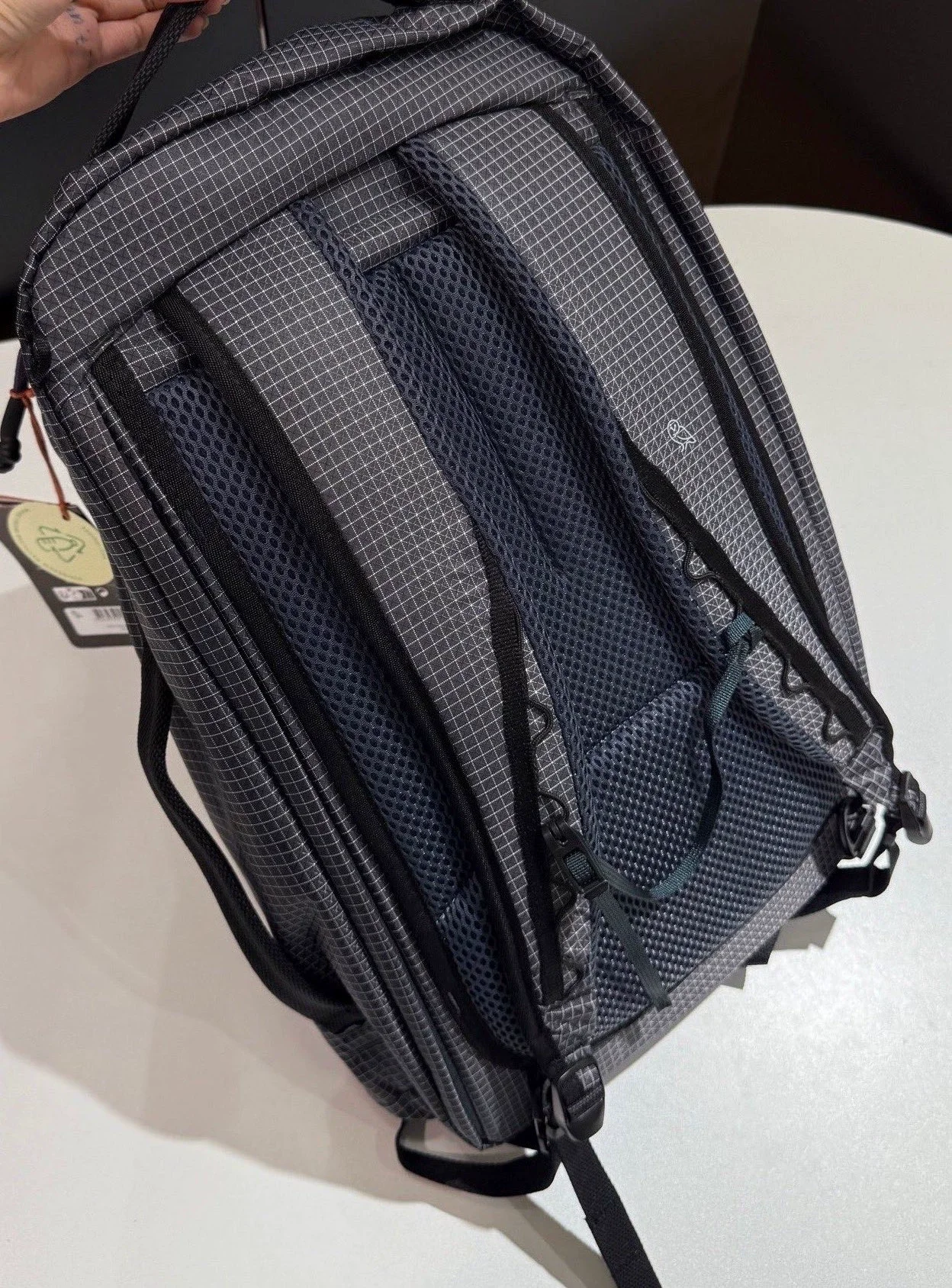 Bellroy Lite Travel Pack 30L 38L Lightweight Carry On Backpack Water-Resistant Laptop Bag Travel Daypack Grey Checkered