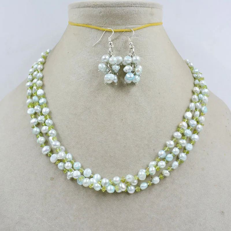 

Very beautiful female necklace/earrings. Natural pearls and natural stones. Seiko/Making Jewelry 18"