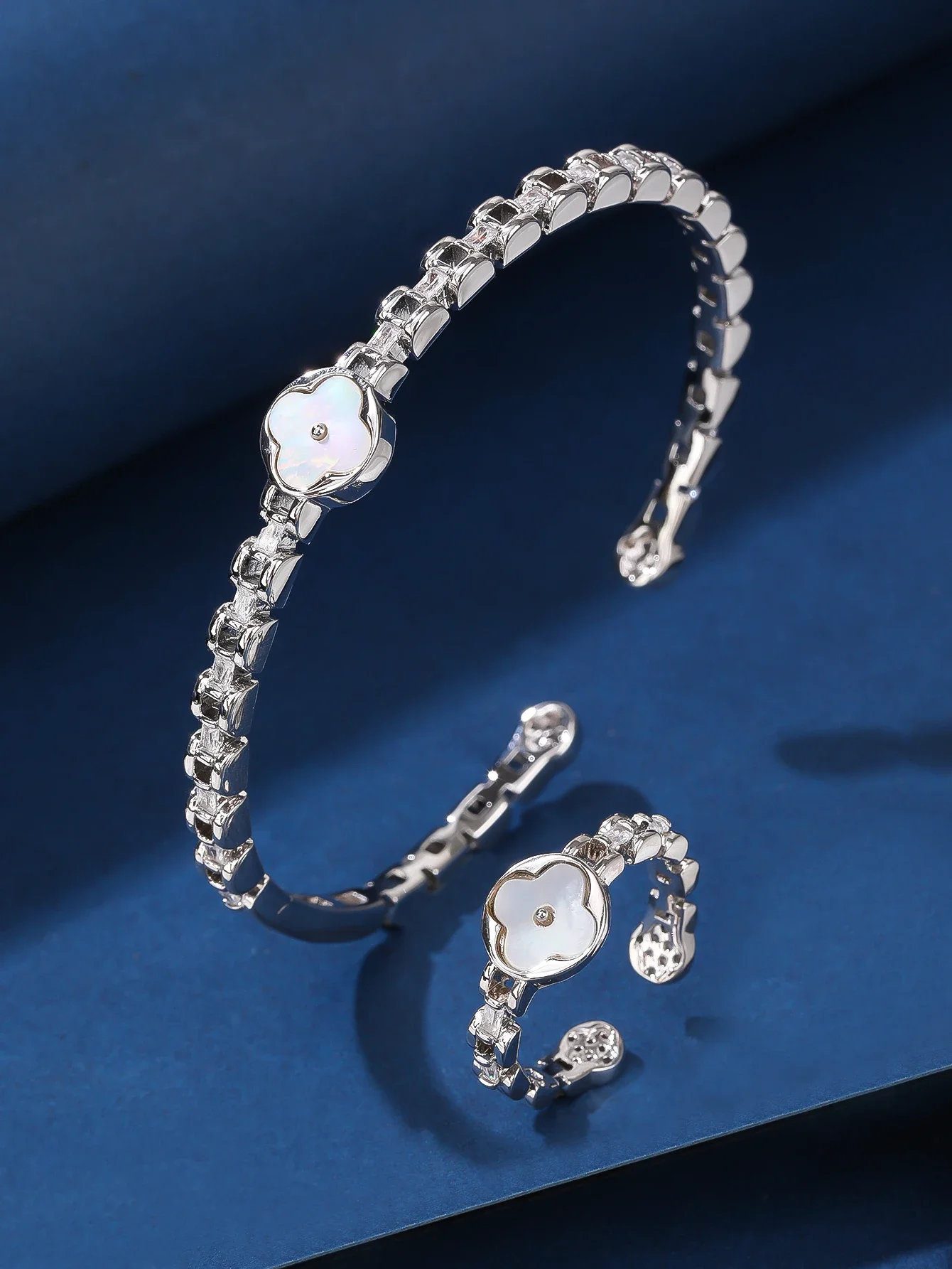 

Jewel Brand 2PCS Luxury Cubic Zircon Bracelet And Ring Set Fashionable Women's Wedding Engagement Jewelry Gift