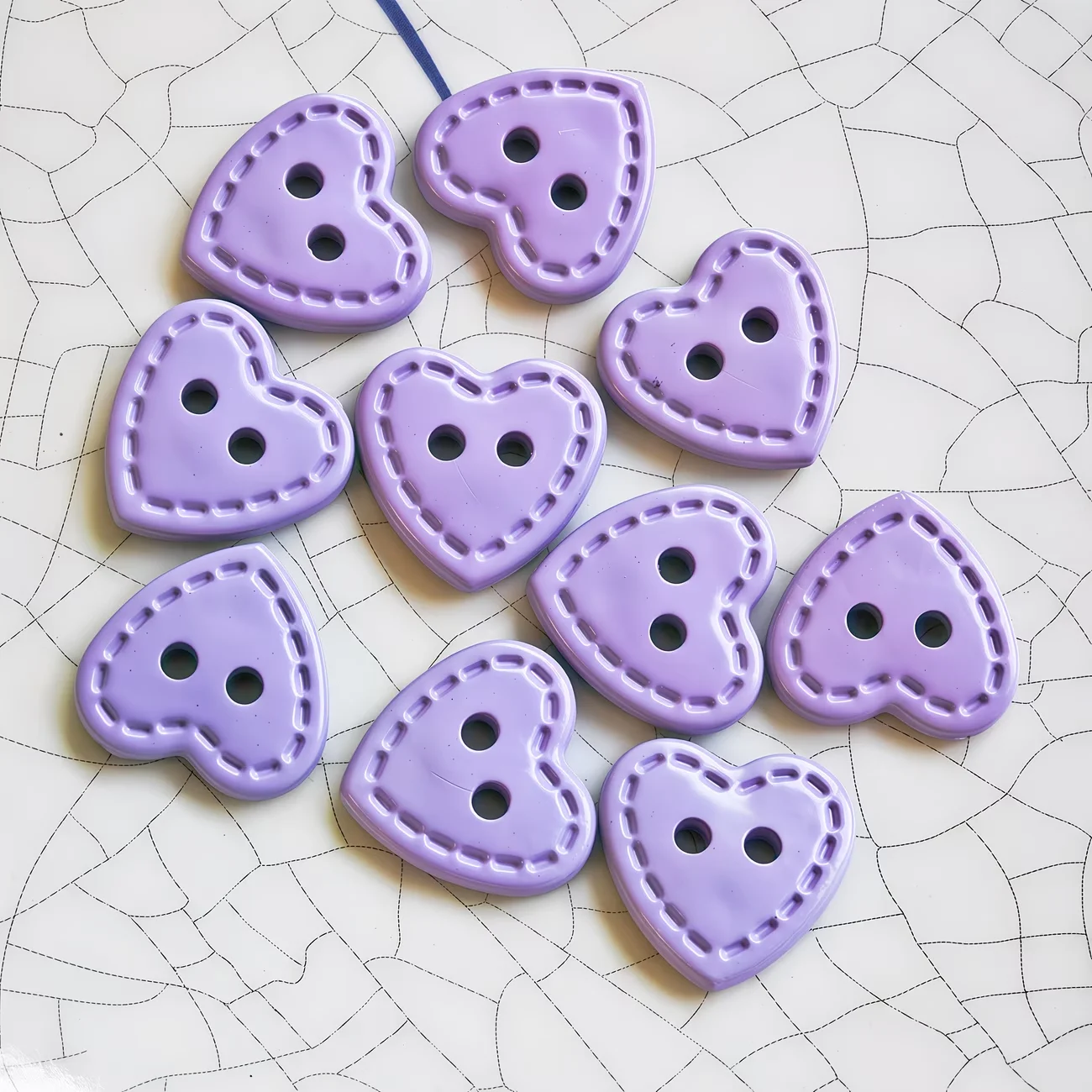 10 pieces heart-shaped two-eye button sweaters, pajamas, knitted sweaters, clothing jackets, decorations, hand-sewn buttons