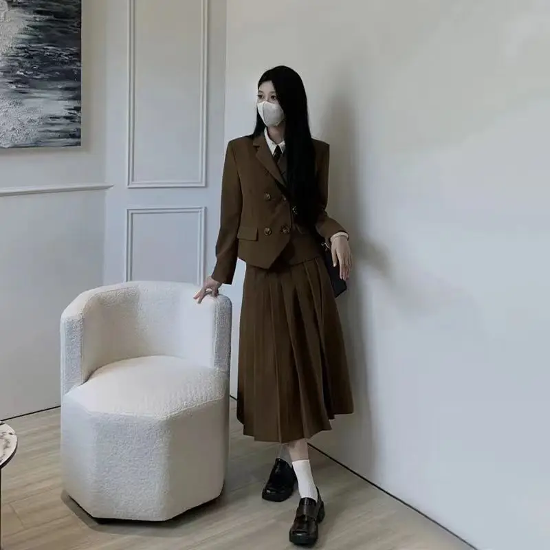 Damenbekleidungstrend 2025, Blazer für Damen, schlankmachende Eleganz, vielseitig, weiß, kurzärmelig, europäischer und amerikanischer Stil, zweireihig