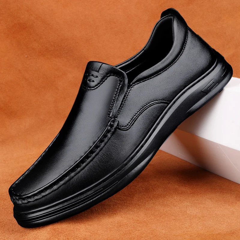 Men's Shoes Wide Width Leather Slip-On Casual Shoes Lightweight For Swollen Feet with Arch Support Pain Relief