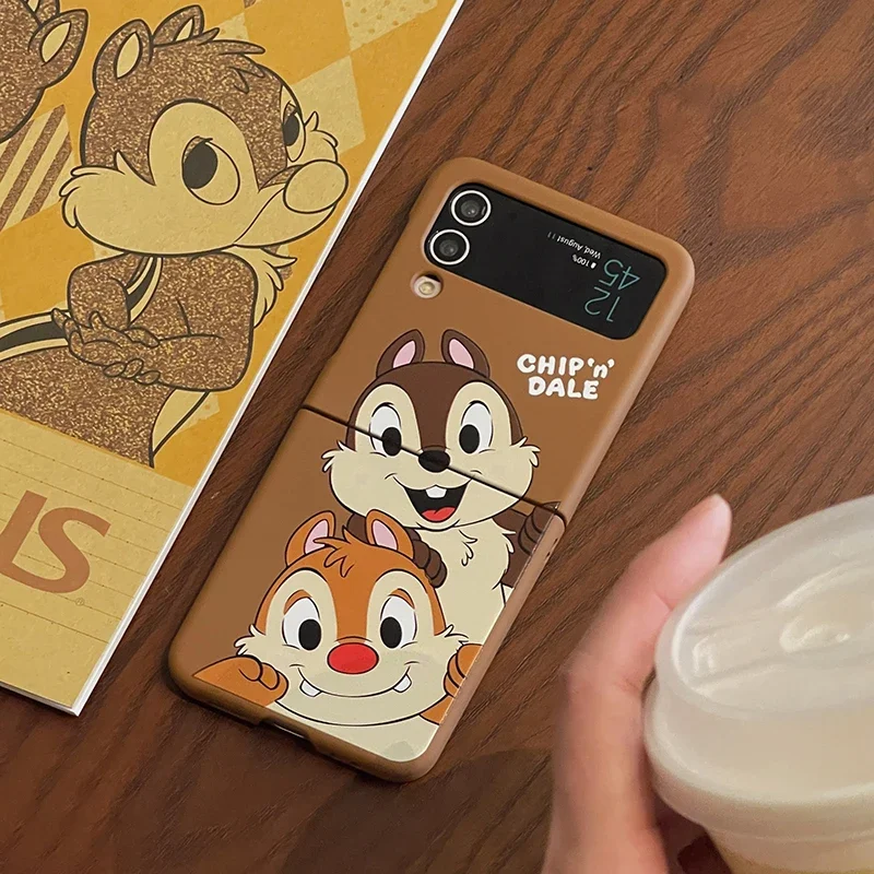 Disney Chip \'n\' Dale Vintage Brown Doll Hand Chain Phone Case For Samsung Galaxy Z Flip 3 4 5G ZFlip3 ZFlip4 Flip3 Flip4 Cover