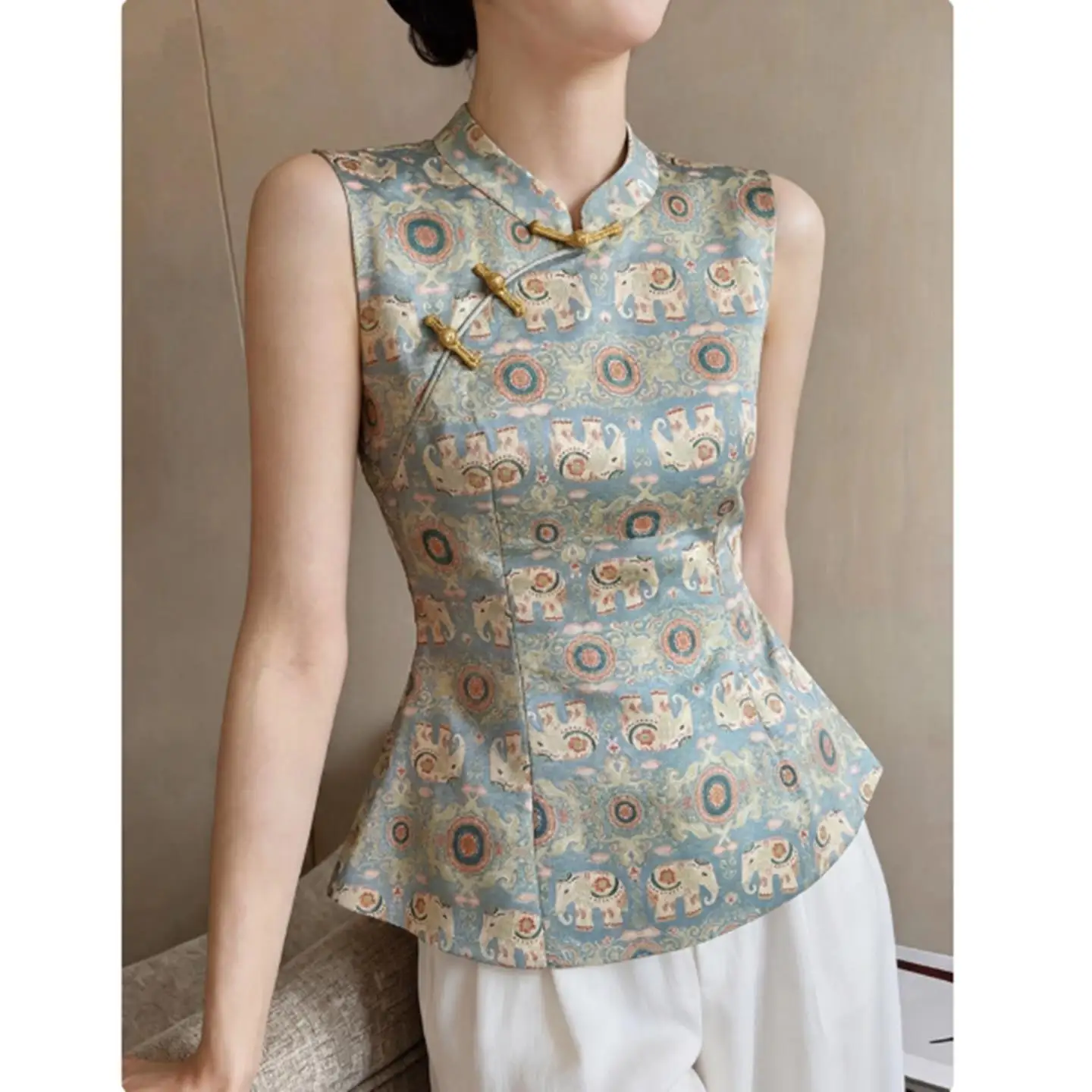 New Chinese Style Sleeveless Stand Collar Women's Top Fashionable High End Summer 2026 Slimming Small Shirt National Trend
