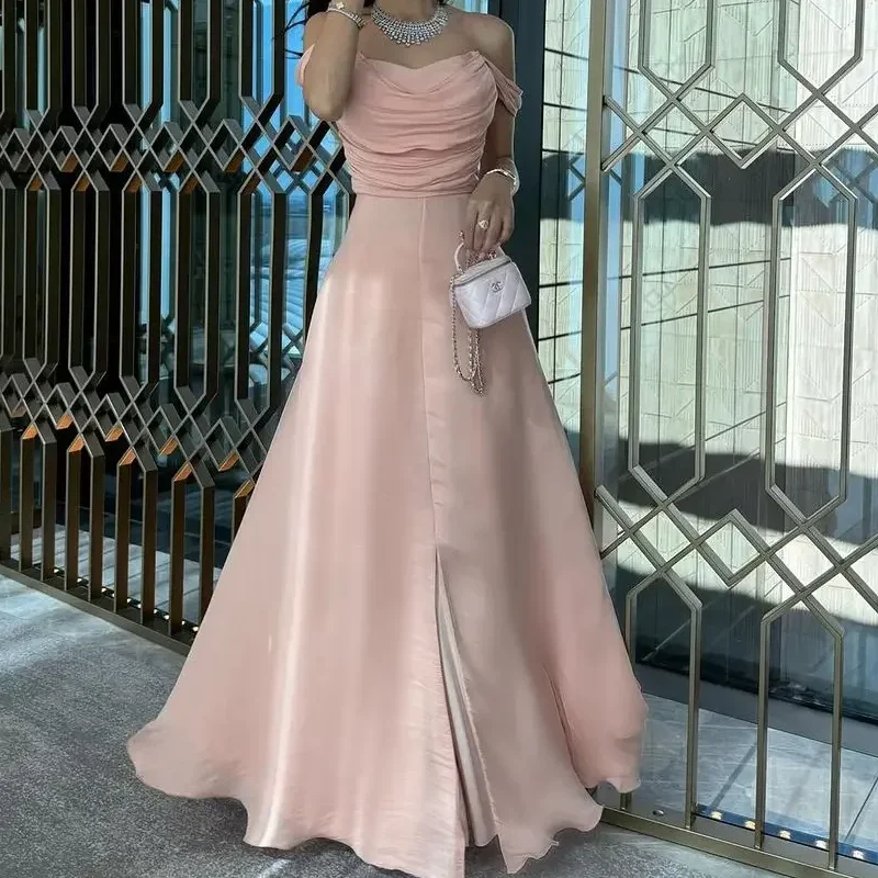 

Blossom Ladies Satin Exquisite Pleated Evening Gown Sleeveless Dress With Breastplate Shoulder Length Floor-Length Ball Gown