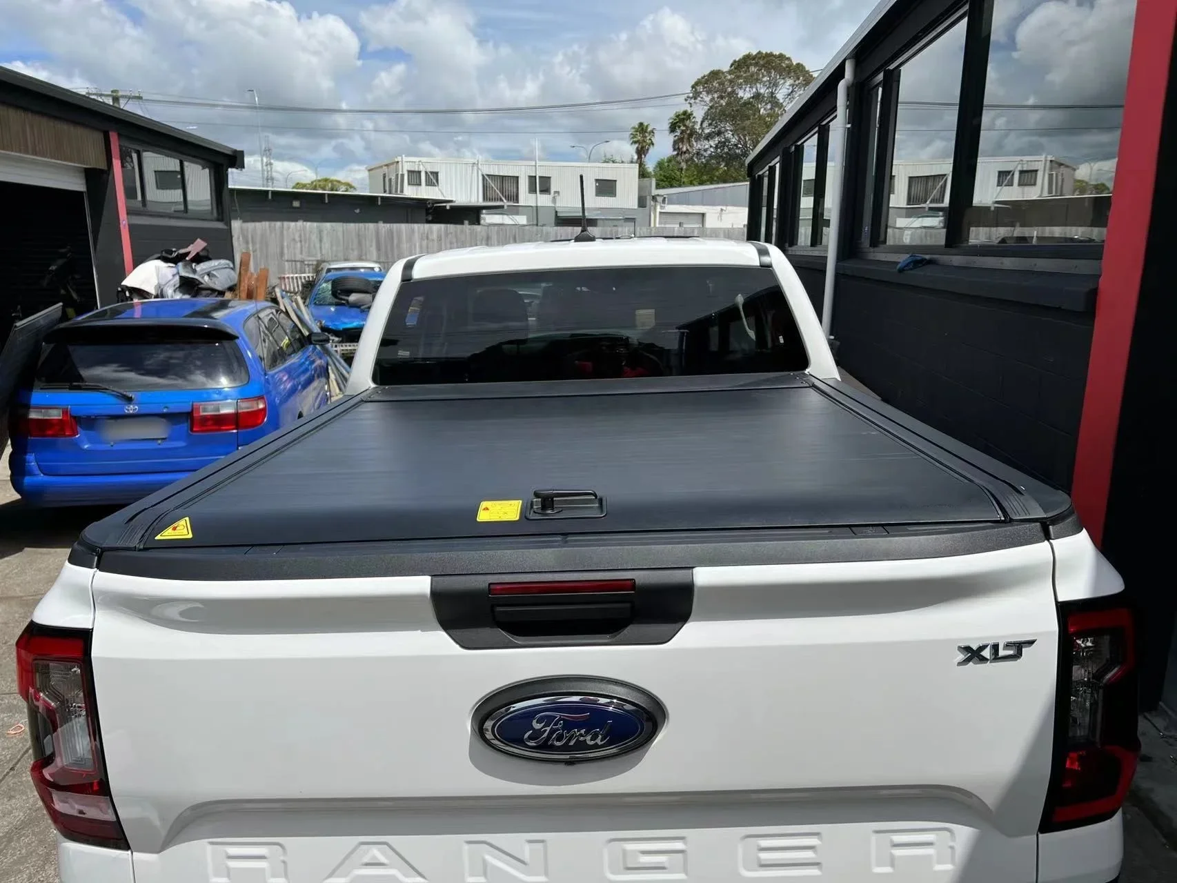 Nuovi Prodotti Copertura Retrattile In Lega di Alluminio Dura Impermeabile 4X4 Tenda A Rullo Tonneau Copertura del Letto Per ford ranger 2023