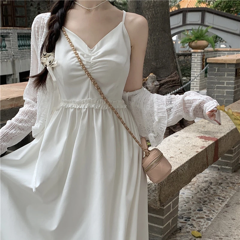 

Korean retro style V-neck off shoulder sexy light mature style suspender dress with elastic wrinkled fabric and chiffon lining