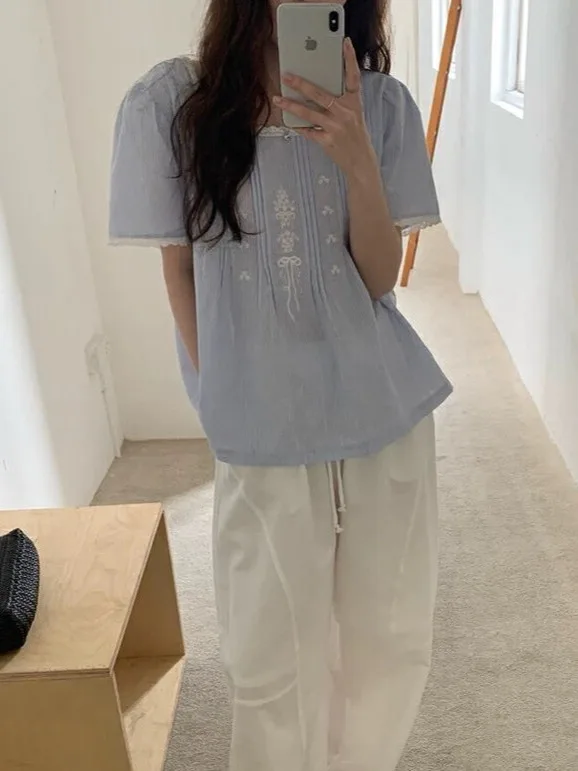 

Summer Women's irt Small Size Embroidered Lace Square Collar ort Sve Faionable Korean Sle Beautiful Lace Stitching