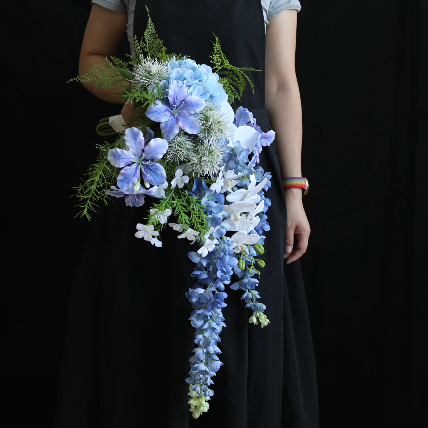 

Water drop hand holding simulated bouquet bride wedding Mori photography graduation gift silk flower home store soft decoration