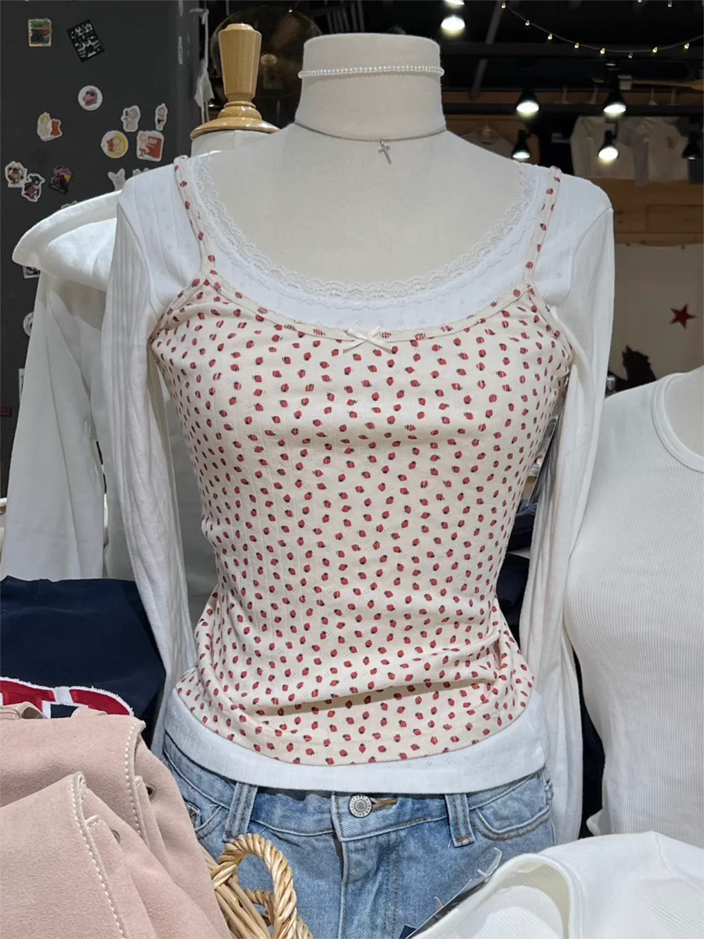 Strawberry Print Eyelet Sweet Tank Top For Woman Summer Sleeveless Bow Slim Vest Y2k Casual Cute Preppy Style Cotton Crop Tops