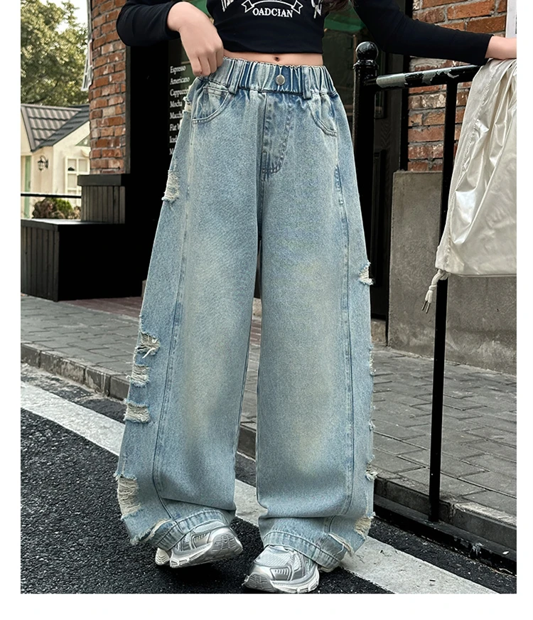 Neue, stylische Jeans für Kinder mit weitem Bein, Used-Look und seitlichen Löchern, für Mädchen, zerrissene Denim-Hosen, Alter 5-14 Jahre. – Detail 2
