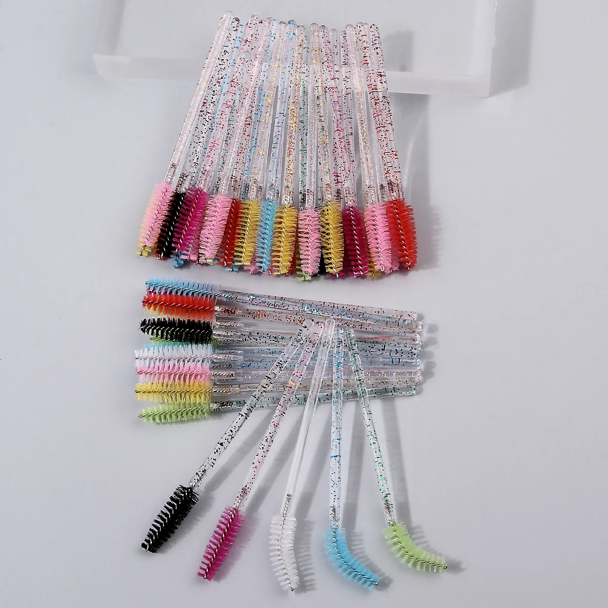 10/20/50/100PCS spazzola per sopracciglia con asta di cristallo multicolore e pennello per mascara, strumento di bellezza multifunzionale a spirale e pieghevole