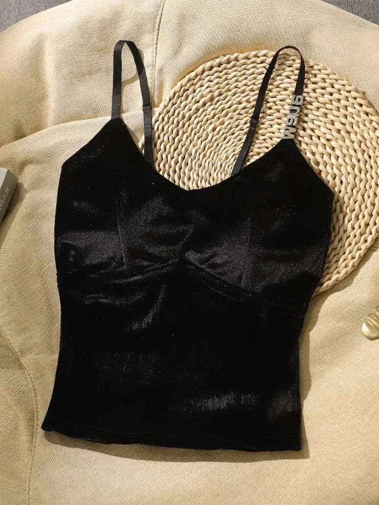 

Утепленная бархатная майка-топ женская: осенне-зимняя нижняя рубашка, весенне-летняя верхняя одежда, теплый топ на тонких бретельках