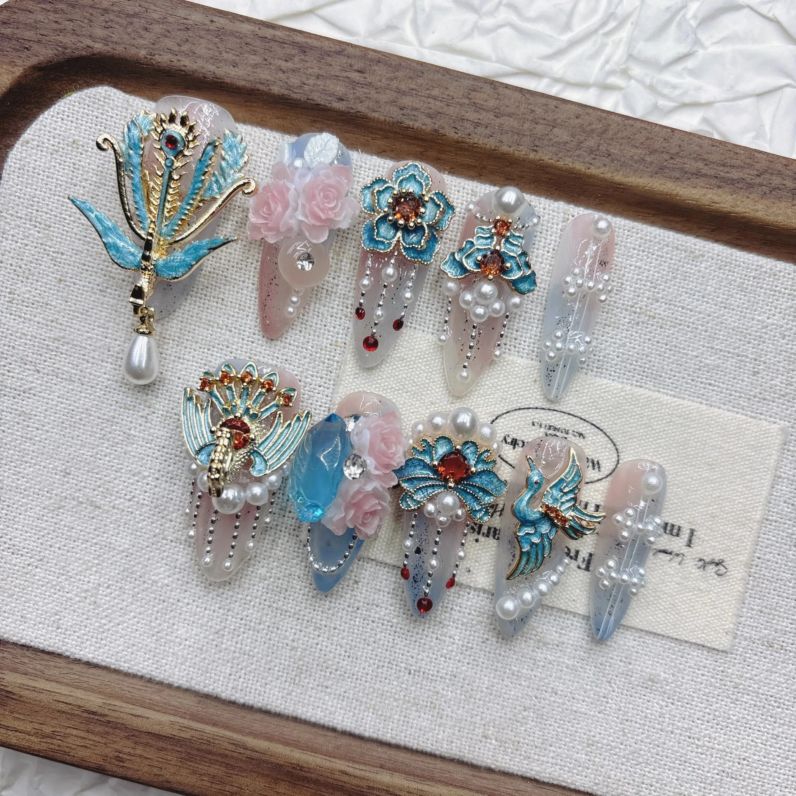 10 Uds. De pegatinas para uñas hechas a mano de alta calidad, simples y elegantes, Royal, imprescindible para las tendencias, armas de moda, elegantes