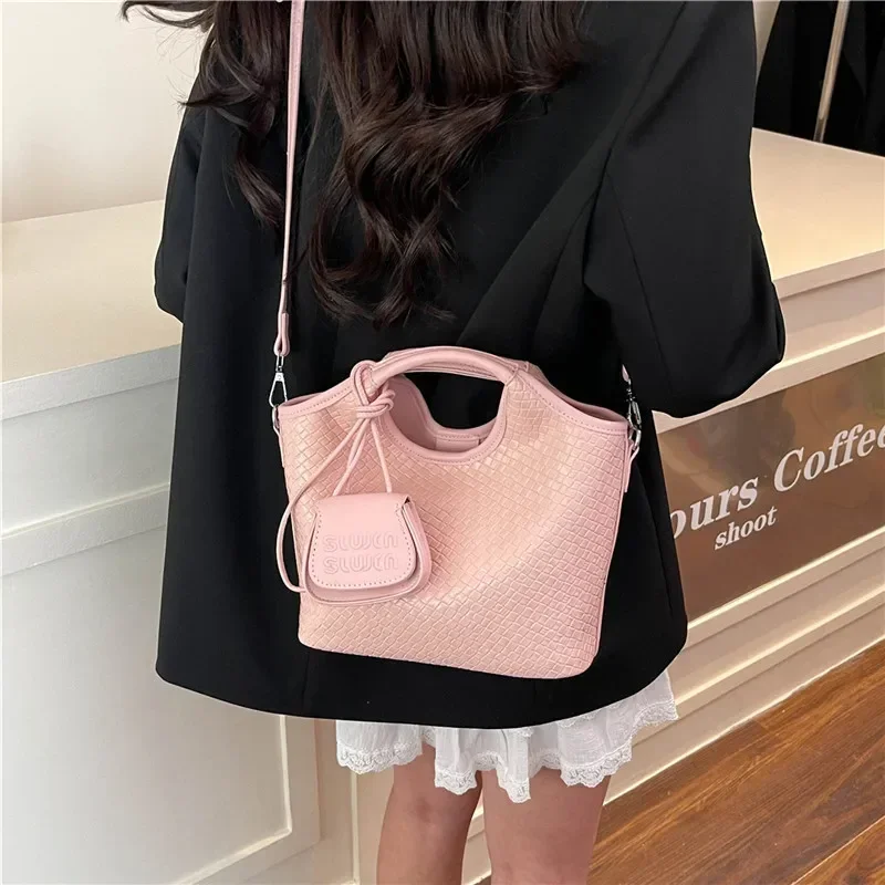 

High-quality, Light Luxury Hand-held Bucket Bag for Women,2025 New Large-capacity Single-shoulder Bag,niche Design Crossbody Bag