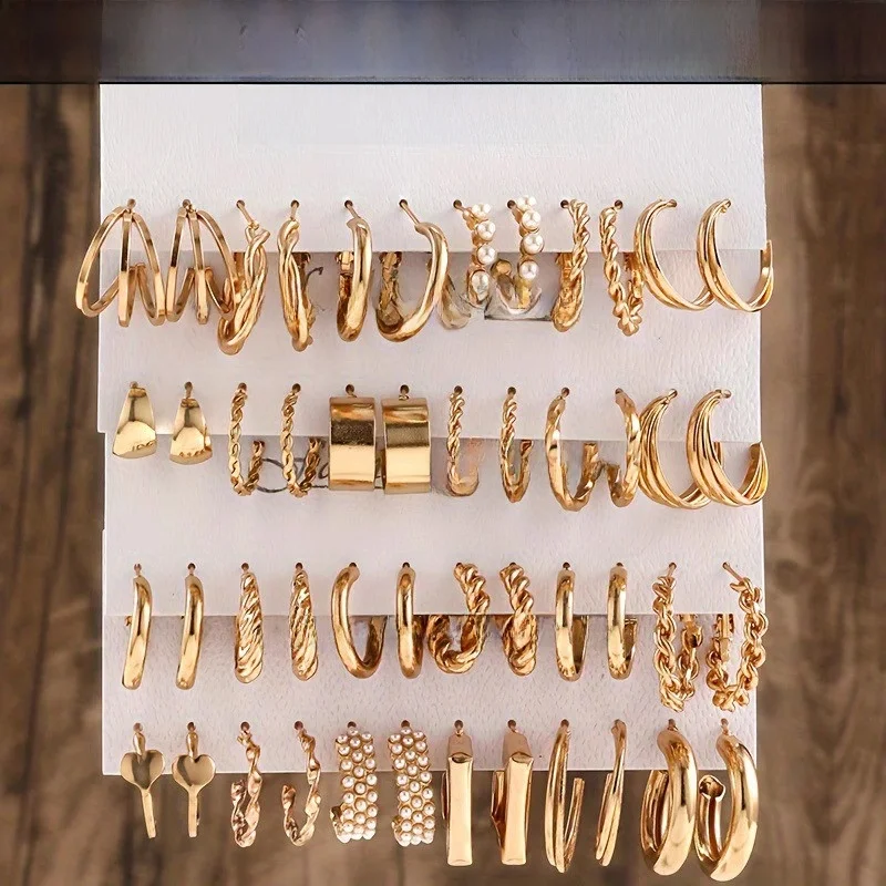 

Faionable Geometric Metal Square Ladies Earring Set C-ape Sensation Ear Hoops Cross Crown Roman Numeral Patterns ex