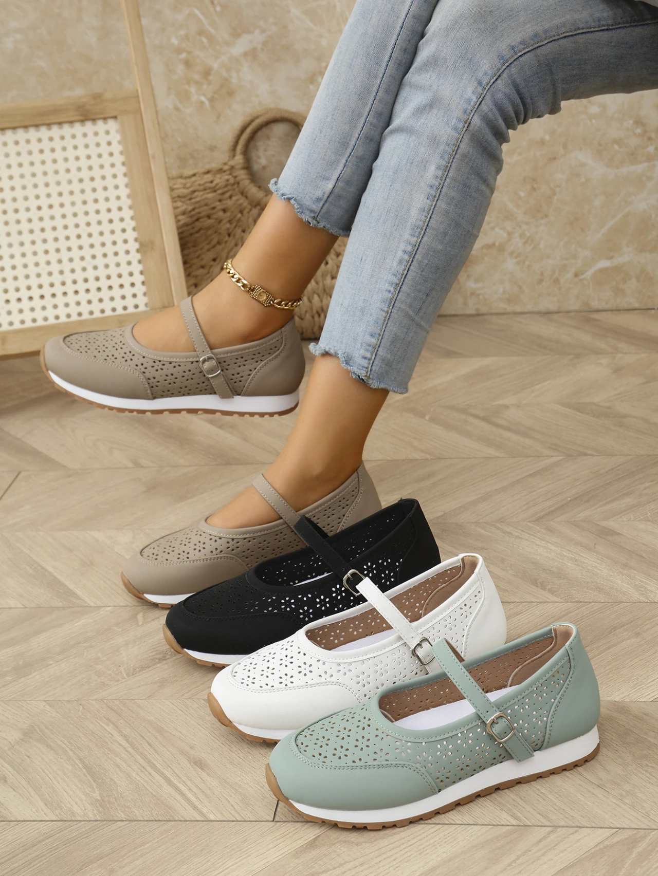 

Женская обувь на плоской подошве с пряжкой и ремешком, полые и дышащие женские туфли на плоской подошве