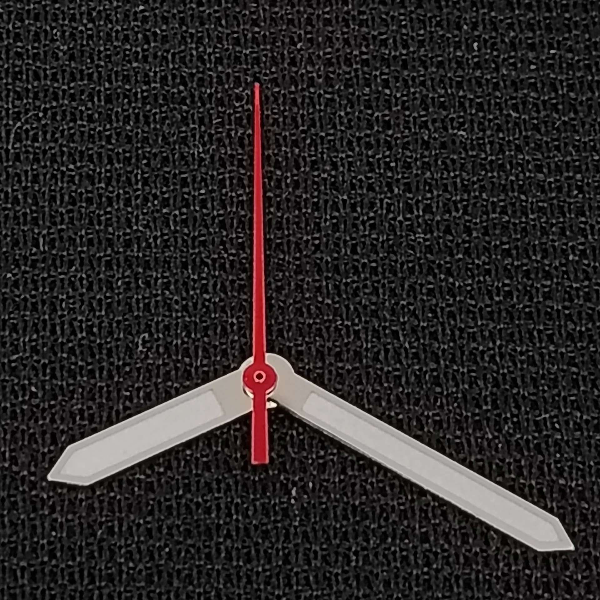 إبر على شكل سيف مؤشرات ساعة حمراء مع مضيئة باللون الأخضر لحركات NH35 وNH36 ساعة ميكانيكية استبدال الملحقات