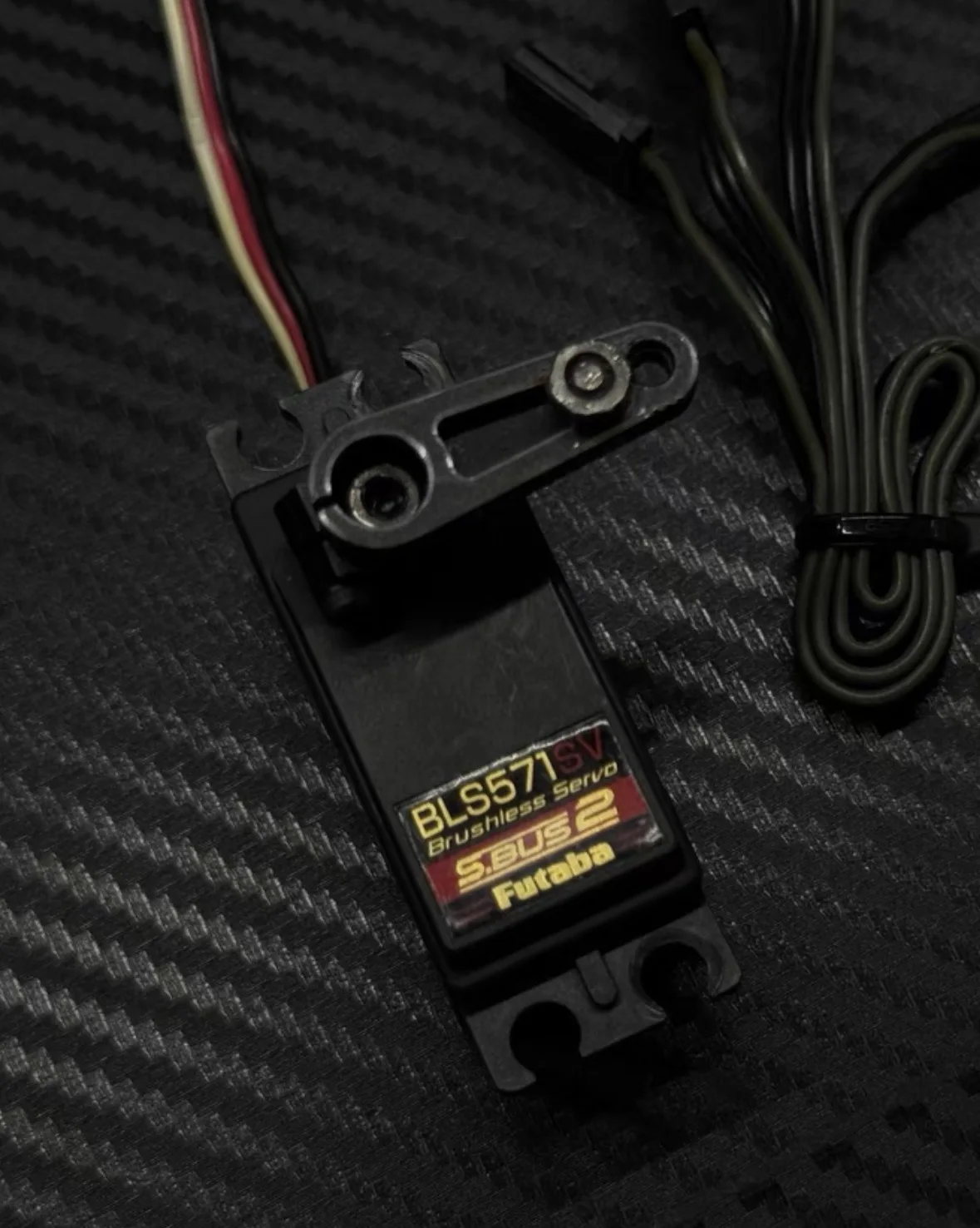 Pre-owned used Futaba BLS571SV 571SV Brushless S.Bus2 Programmable High Voltage Low Profile Servo 152.8 oz 11kg for RC car