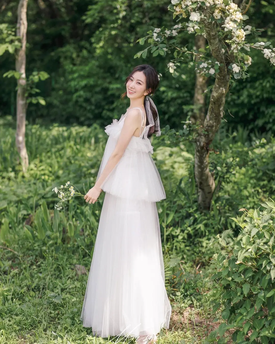 Ausgefallenes, schlichtes koreanisches Hochzeitskleid, A-Linie, Tüll-Brautkleid, ärmellos, 2 Stück, O-Ausschnitt, Brautkleider ienia Singapur, individuell gestaltet