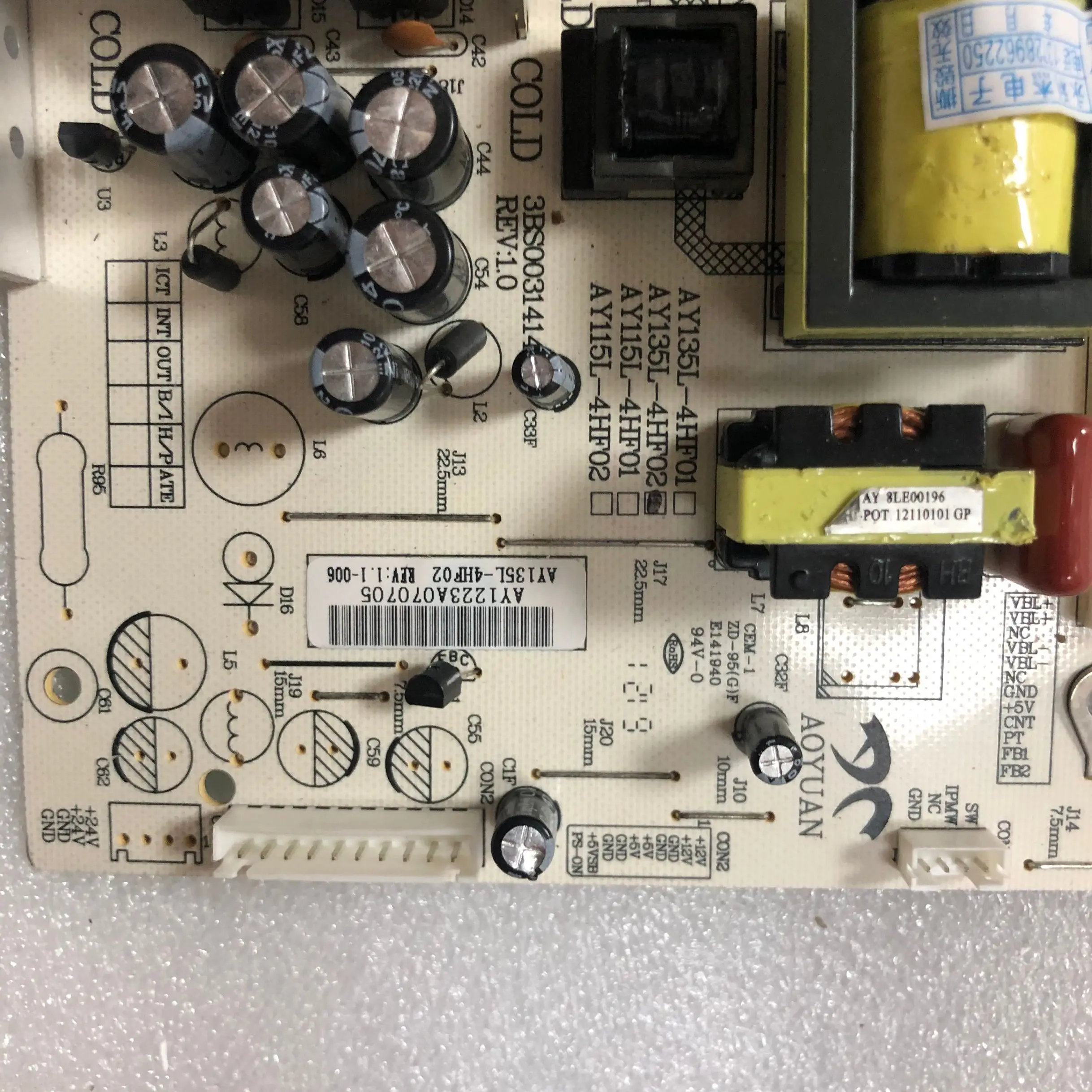 Original และคุณภาพดี AY135L-4HF02ในมือของฉัน